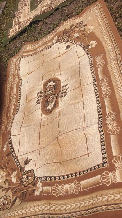 Продам ковер в хорошем состоянии