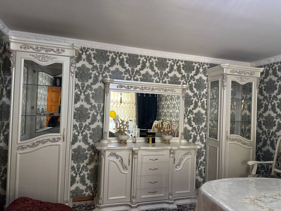 Комод ва пенал шкаф сотилади !