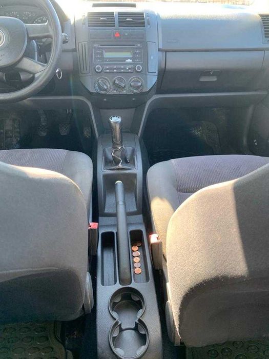 Dezmembrez Volkswagen Polo 6N/9N/1.2/1.4/AWY/AUA/usa/haion/interior/jante/usa/portbagaj/motor/cutie/volan