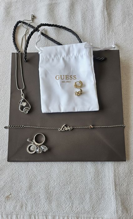 Маркови бижута Guess, Just Cavalli и др.