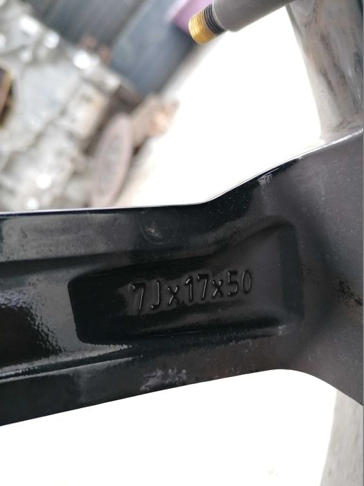 Janta Volvo V40 R17 Model Rodinia