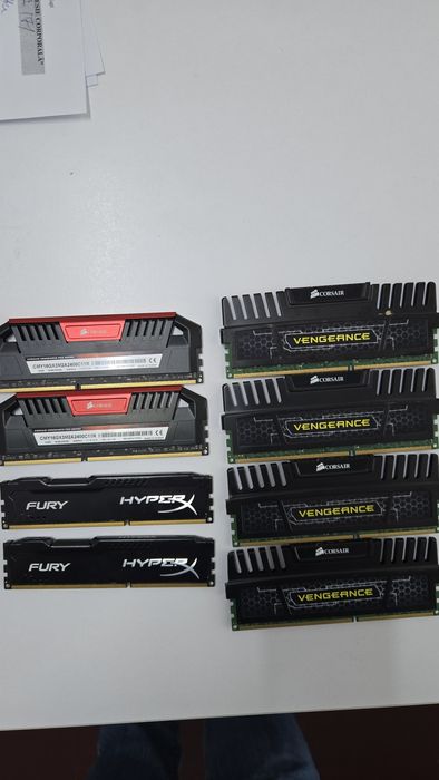 Memorie RAM DDR3 2x8GB