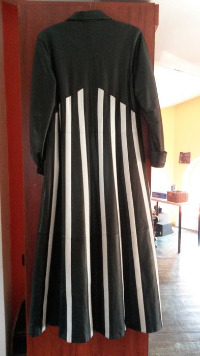 Haină piele unicat. Cadoul perfect de sărbători !