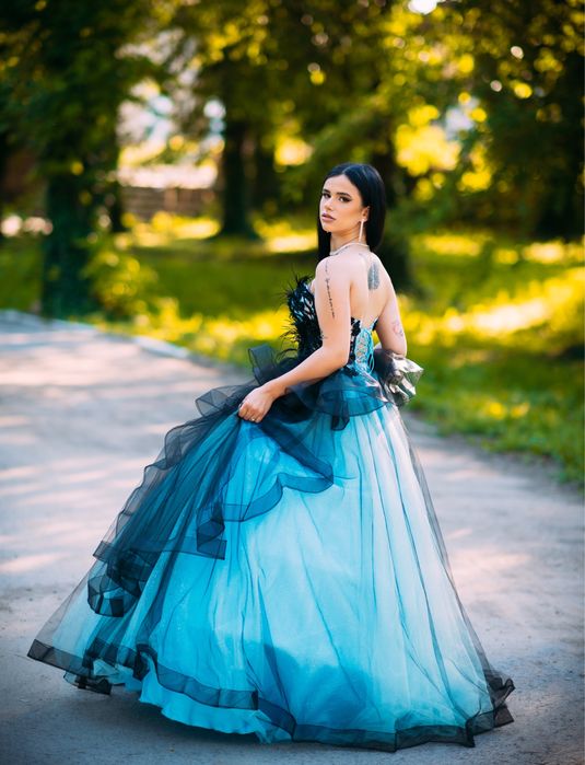 Официална рокля