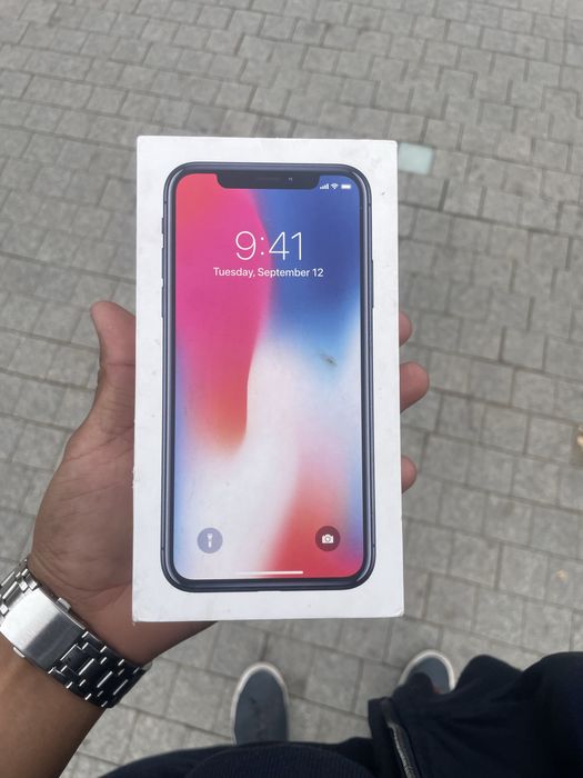 продается Iphone X 256 GP в идеальнойм состояний