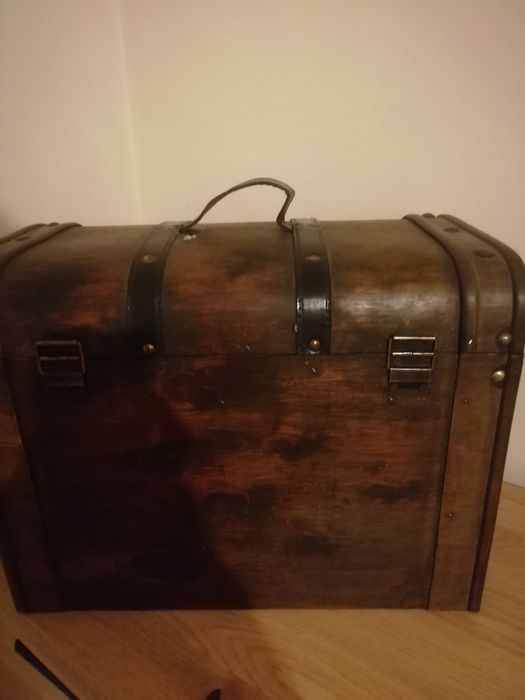 Дървена кутия за вино