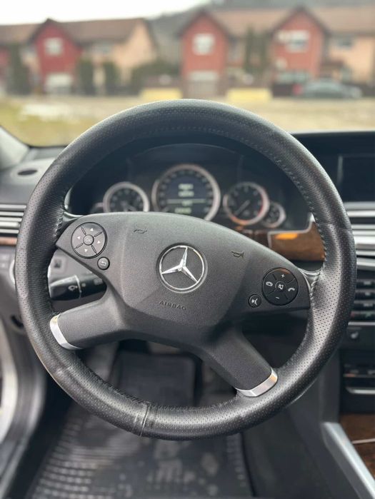Mercedes E220CDI 2011