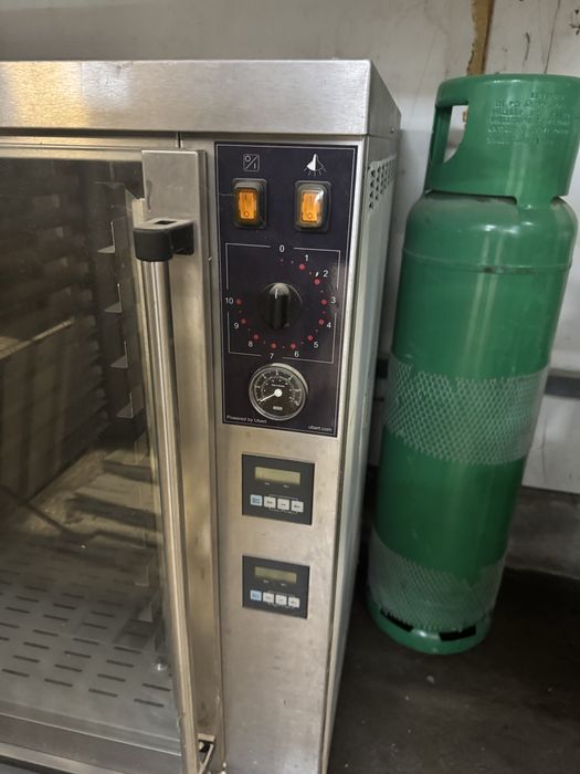 Cuptor electric cu convectie