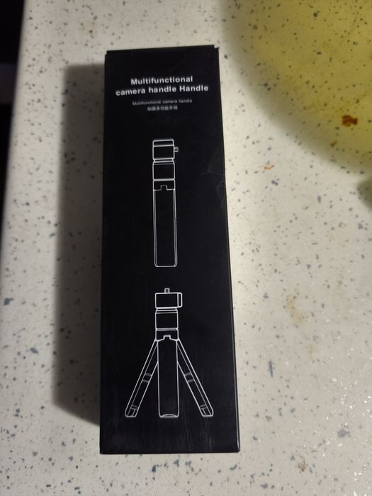 Selfie stick cu trepied