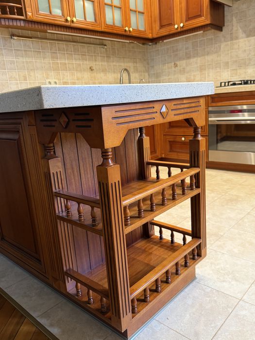 Кухня из  дерева