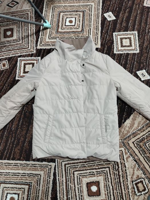 Женская куртка р 46-50,двухстороняя цена 4500тг