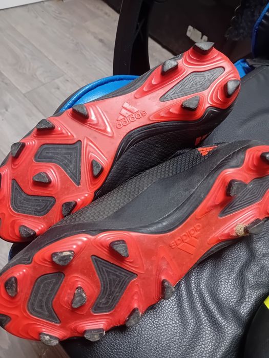 Децки футболни обувки