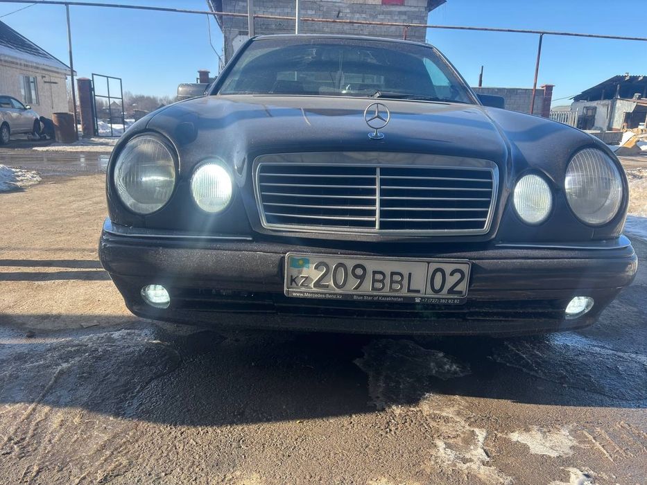 Бампер продаётся на Мерседес 210