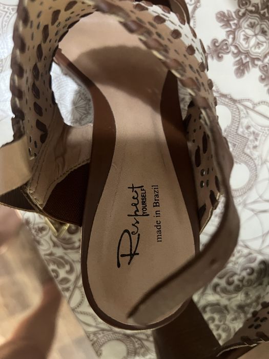 Продам обувь босоножки