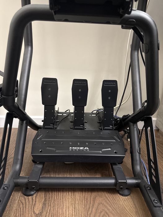 Moza автосимулятор в полном комплекте