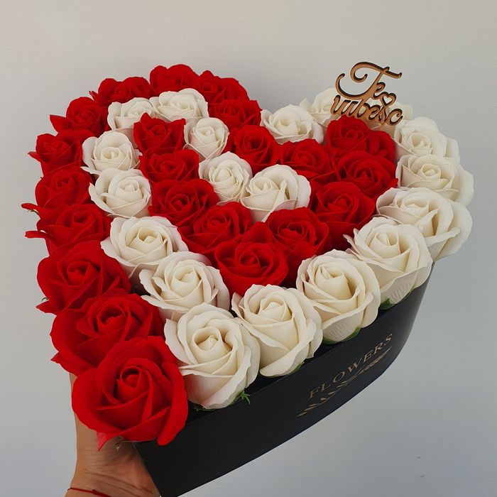 Aranjament cu flori de sapun + mesaj