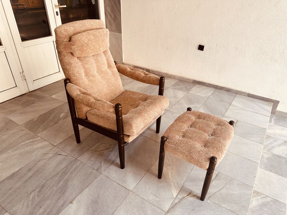 Шведско винтидж кресло с табуретка – Scandinavian Design, масивно дърво
