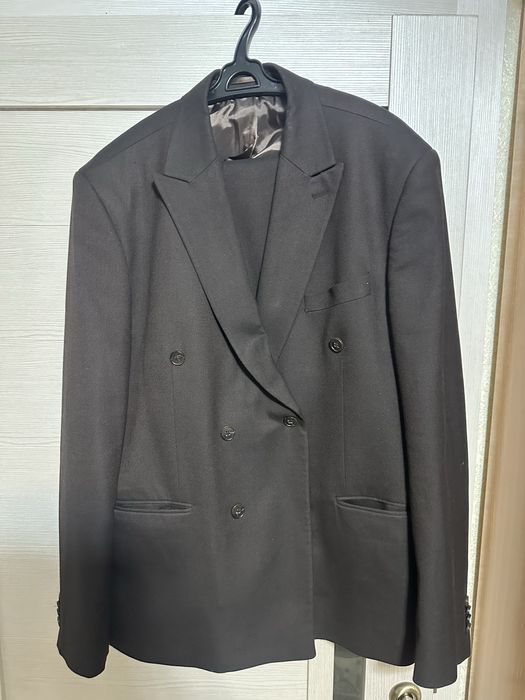 Продам костюм классический
