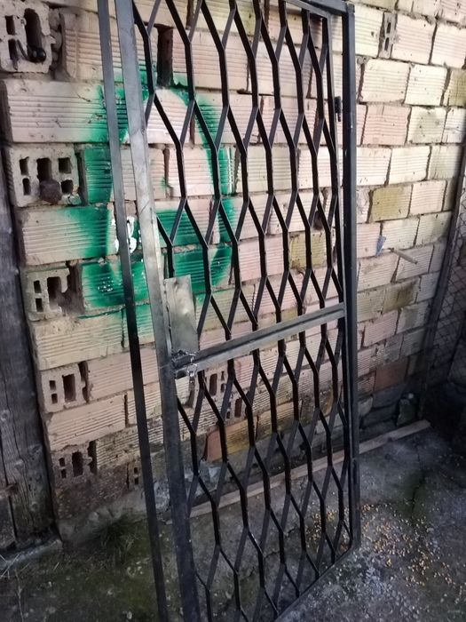 Желязна врата с касата