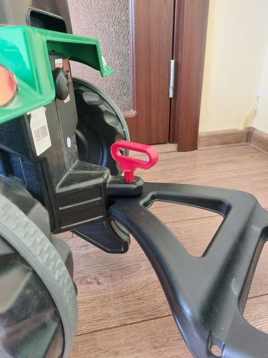 Детски трактор ( колело/кола с педали)