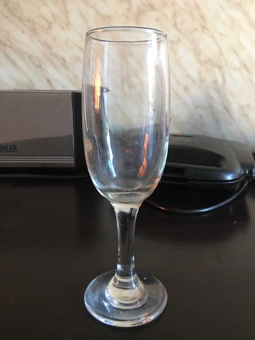 Чаши стъклени за бяло вино,уиски, вода и чай  х 1,00/ чаша