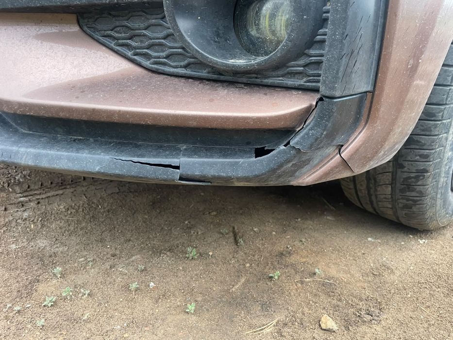 Бампер продам LADA XRAY