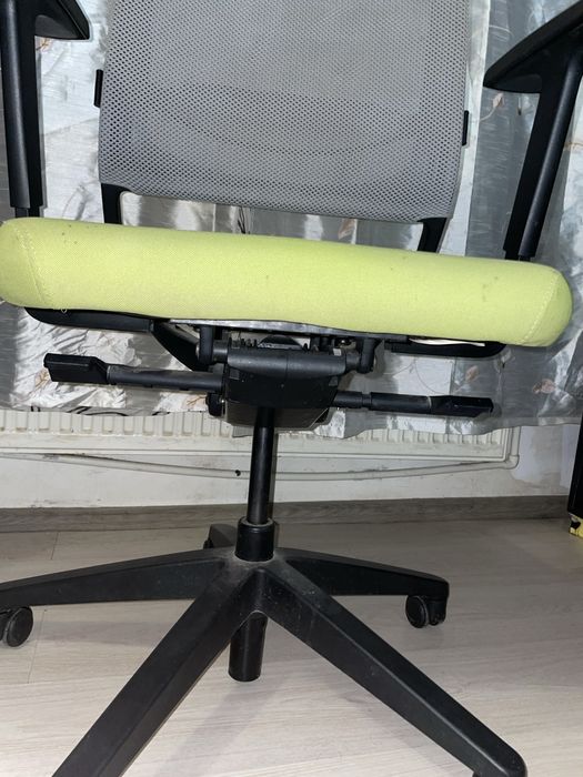 Scaun de birou  reglabil