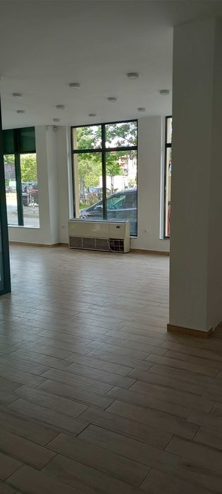 Дава се под наем Магазин в София, Зона Б-18 - 130 кв.м за 1250 € - Снимка #1