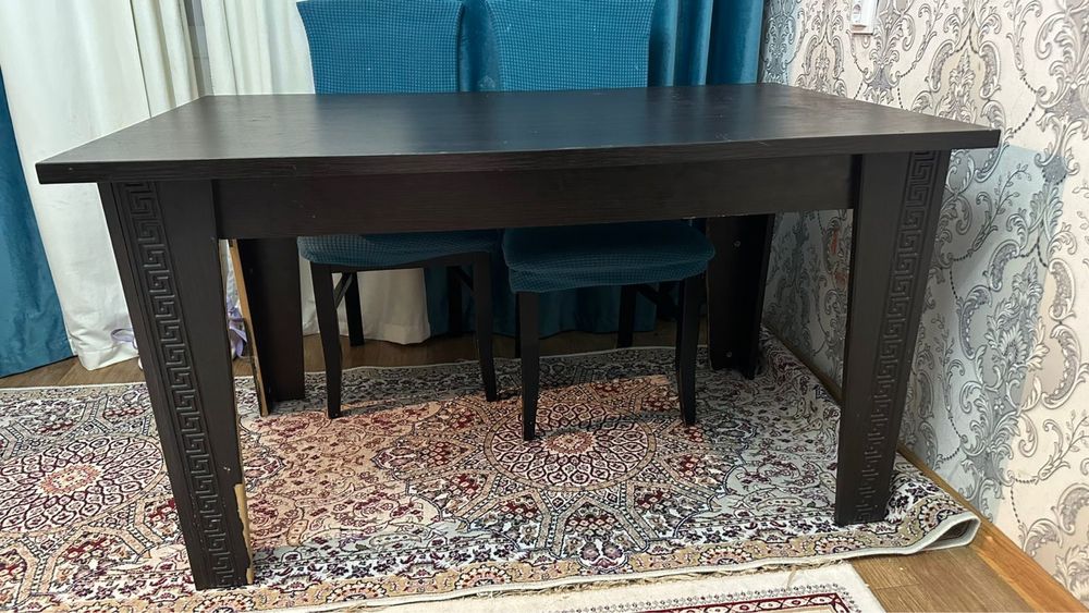 продаю стол деревянный