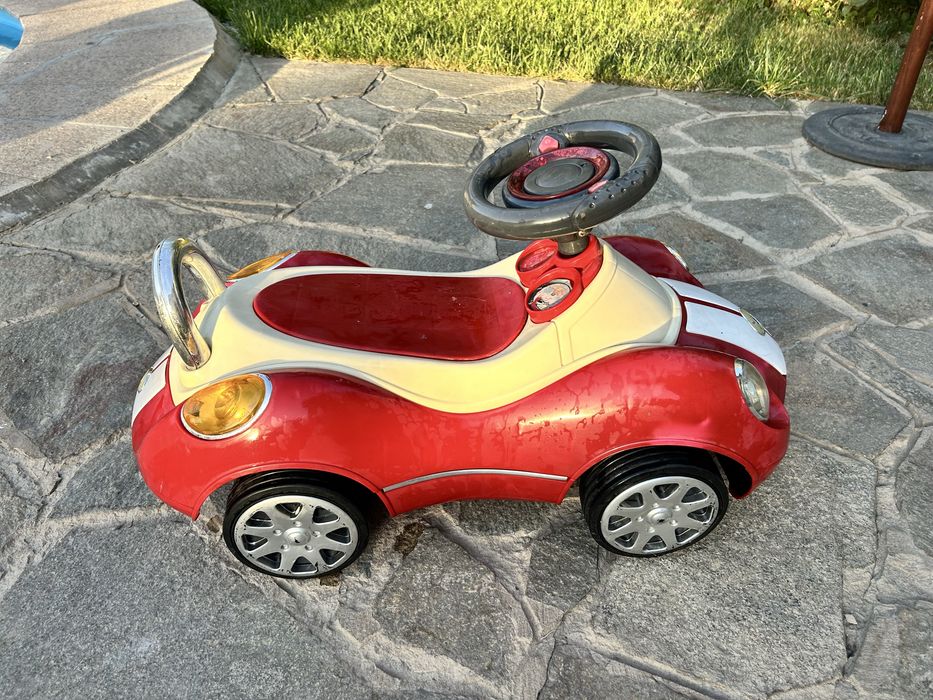 Детский автомобиль толокар