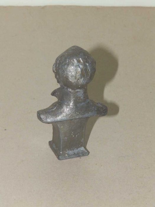 Стари предмети, различни цени