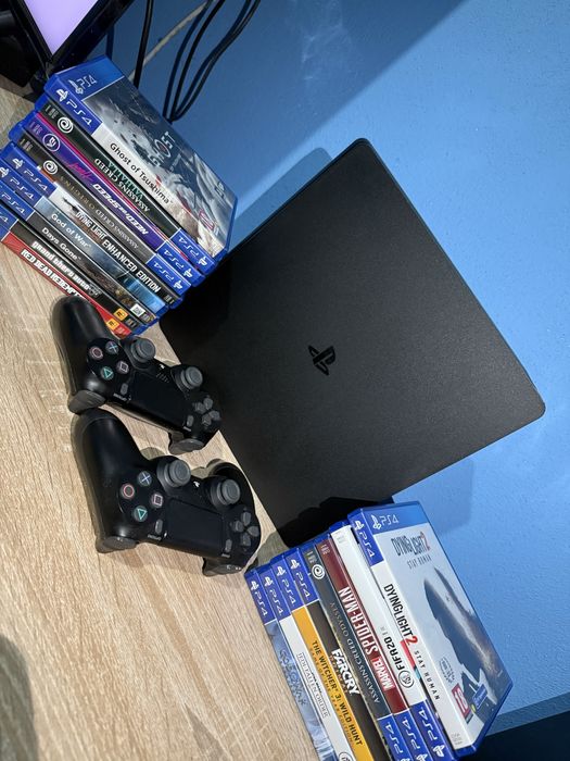 PS4 Slim 500 gb +17 jocuri+2 manete OFERTĂ!!!