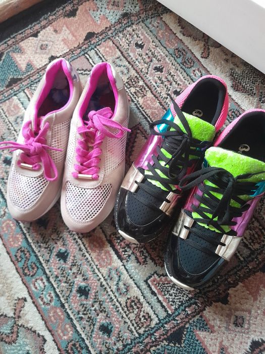 Кроссовки женские