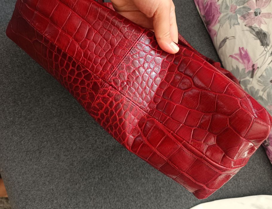 Голяма хобо чанта Furla в цвят бордо