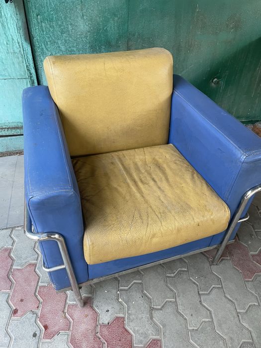 Офисное кресло мягкое