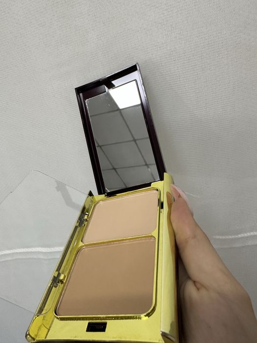 Компактная пудра 2в1