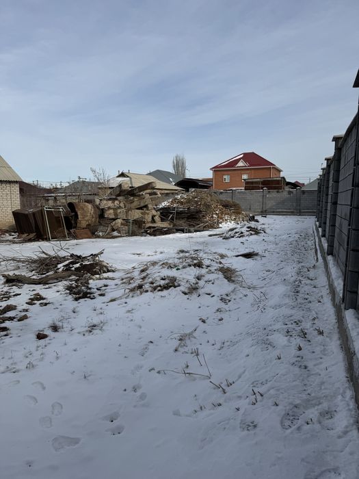 Участок с времянкой