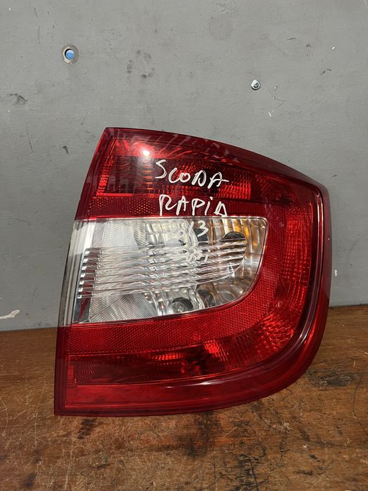 Tripla dreapta Skoda Rapid 2013
