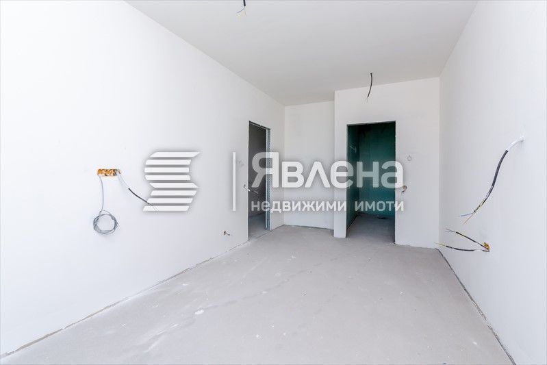 Продава 3-Стаен в Кръстова Вада