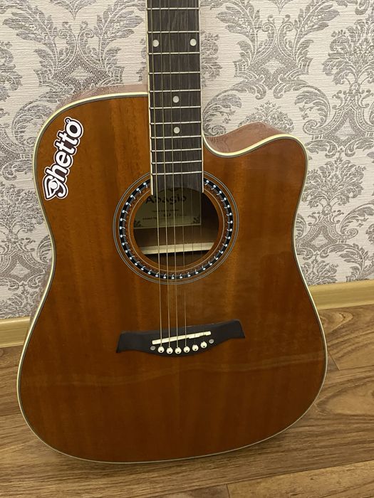 Продам гитару Adagio