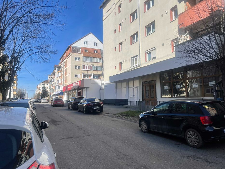 Inchiriez spatiu comercial