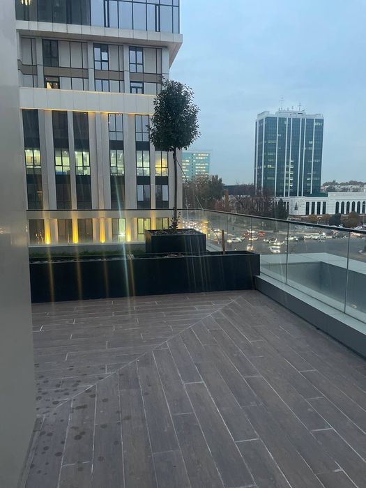 Продаётся своя квартира  в Nestone, 4 этаж. 50кв +32кв терасса. Срочно