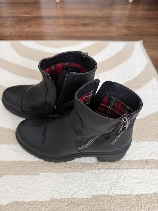 Botine negre nr. 35