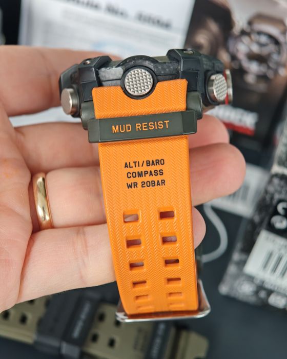 G-SHOCK GG-B100 cu două curele, în stare perfectă