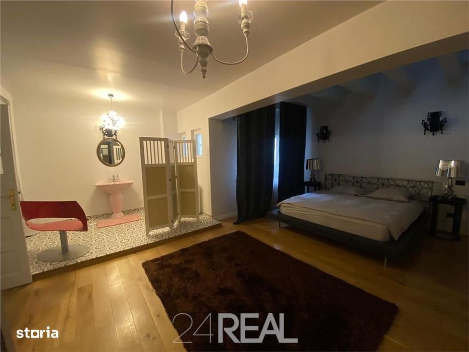 Penthouse in vila, de vanzare - Strada Tokio