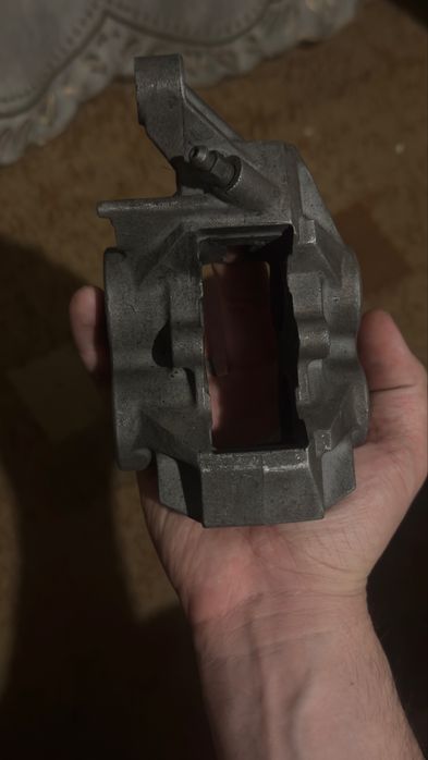 Суппорт левый Ямаха