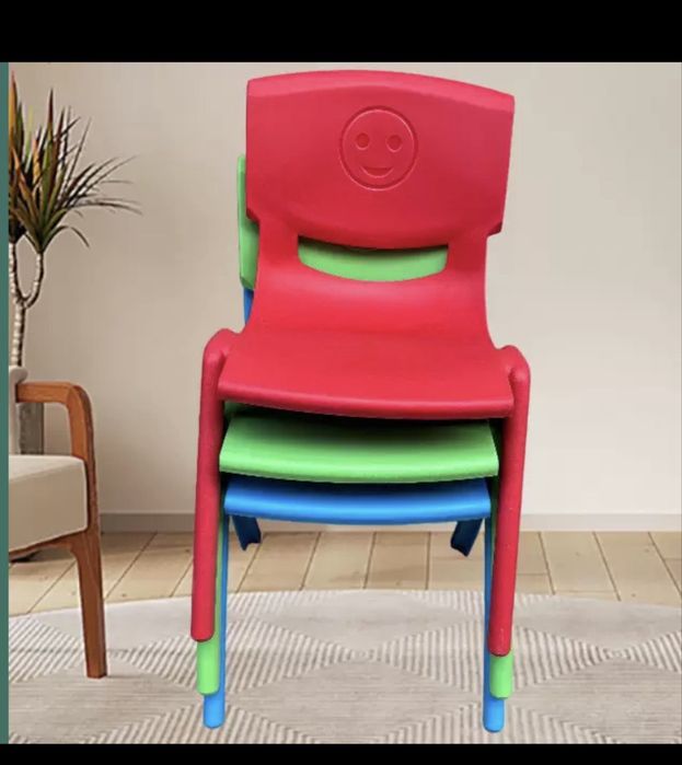 Стул пластиковый детский