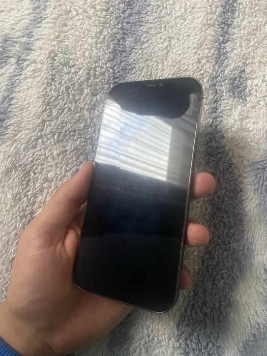 Iphone 12 pro max pentru piese