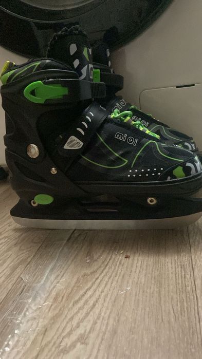 продам коньки детские 34-37размера