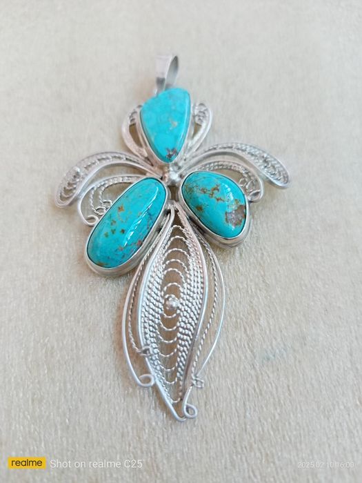 Серебряный кулон с бирюзой.